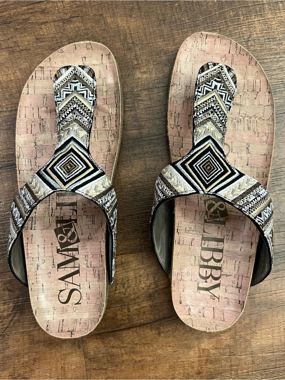 Sam & Libby Women's Embroidered Cork Thong Sandals - Black & Tan